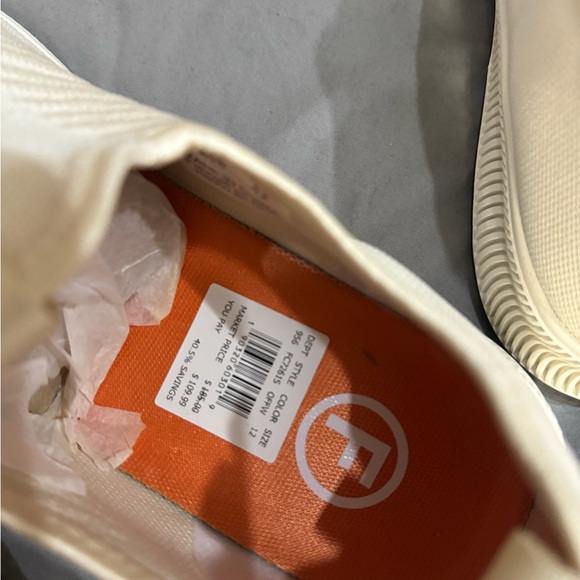 NWT French Connection UK (ergo, the FCUK logo) slip on sneakers in cream - Picture 3 of 8